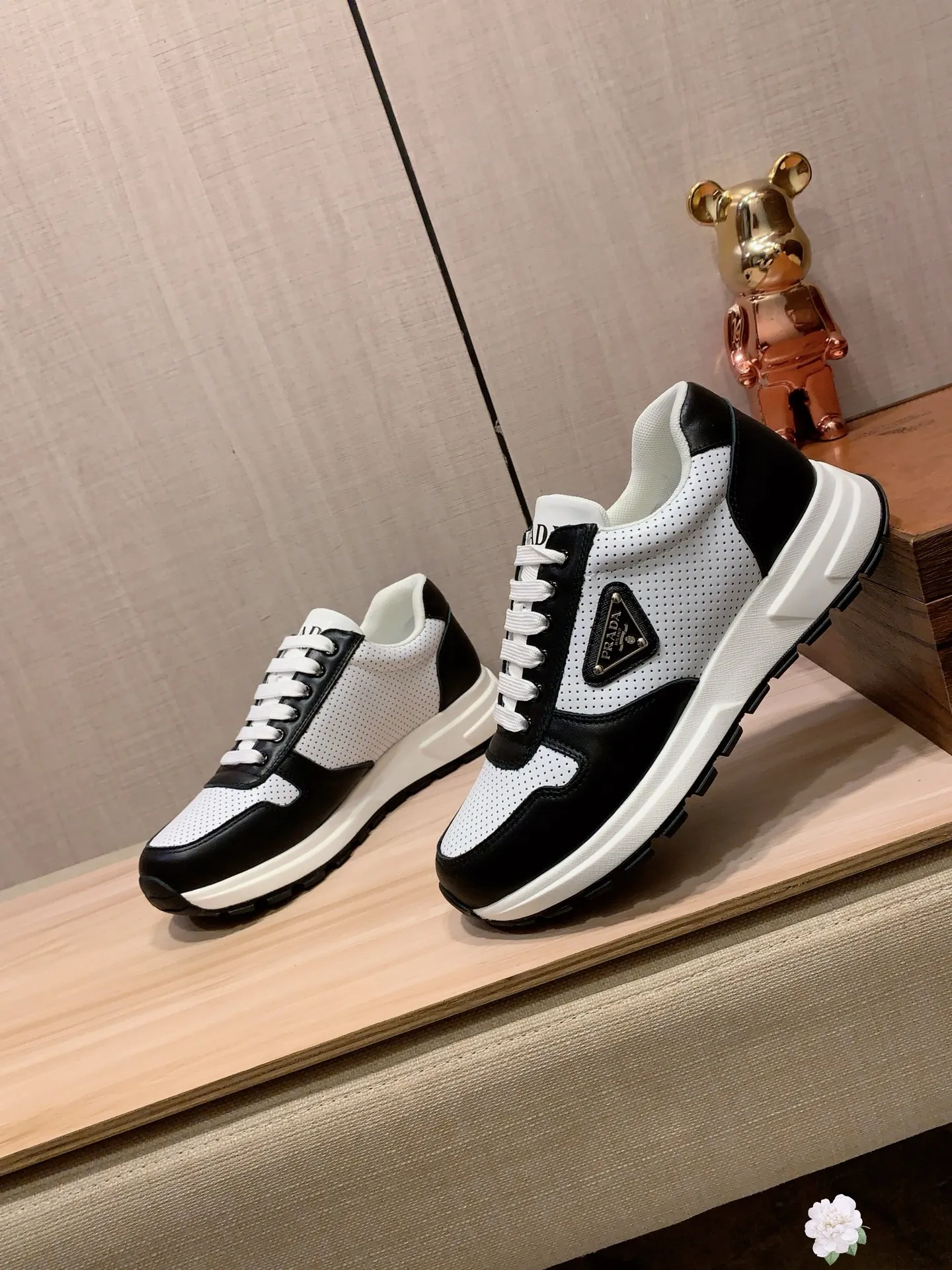 Men's Men's Shoes💰420💰💰🎩🎩[Lightning][Lightning] "PRADA*" The latest and most popular casual shoes, top brand [seduce] luxury~purchase, top~quality. [Strong] The upper is made of imported breathable cowhide with material ➕ breathable sheepskin feet (•) and fine workmanship. The original stylish and stylish soft rubber wear-resistant and non-slip outsole is light and comfortable on the feet. The real thing looks better when photographed. 085: code: 38-44, 3️⃣ colors selected